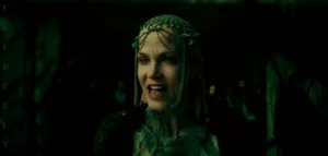   IMAGEN DE SYLVIA HOEKS INTERPRETANDO A LA REINA KANE EN LA SERIE SEE (2019) DE APPLE TV. fORMATO: 16:9 (WEBP) IMAGEN EDITADA POR FEELCULT.COM. LOTE DE IMAGENES EN SU DISCURSO AL PUEBLO. IMAGEN 8 