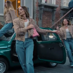 Margot Robbie es el en el video de la campaña del bolso Chanel 25, el vehículo es un Autobianchi Giardiniera color verde.2-webp
