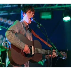 Micrófono AKG D-7. Dinámico. Micrófono de mano de estilo clásico.4. webp