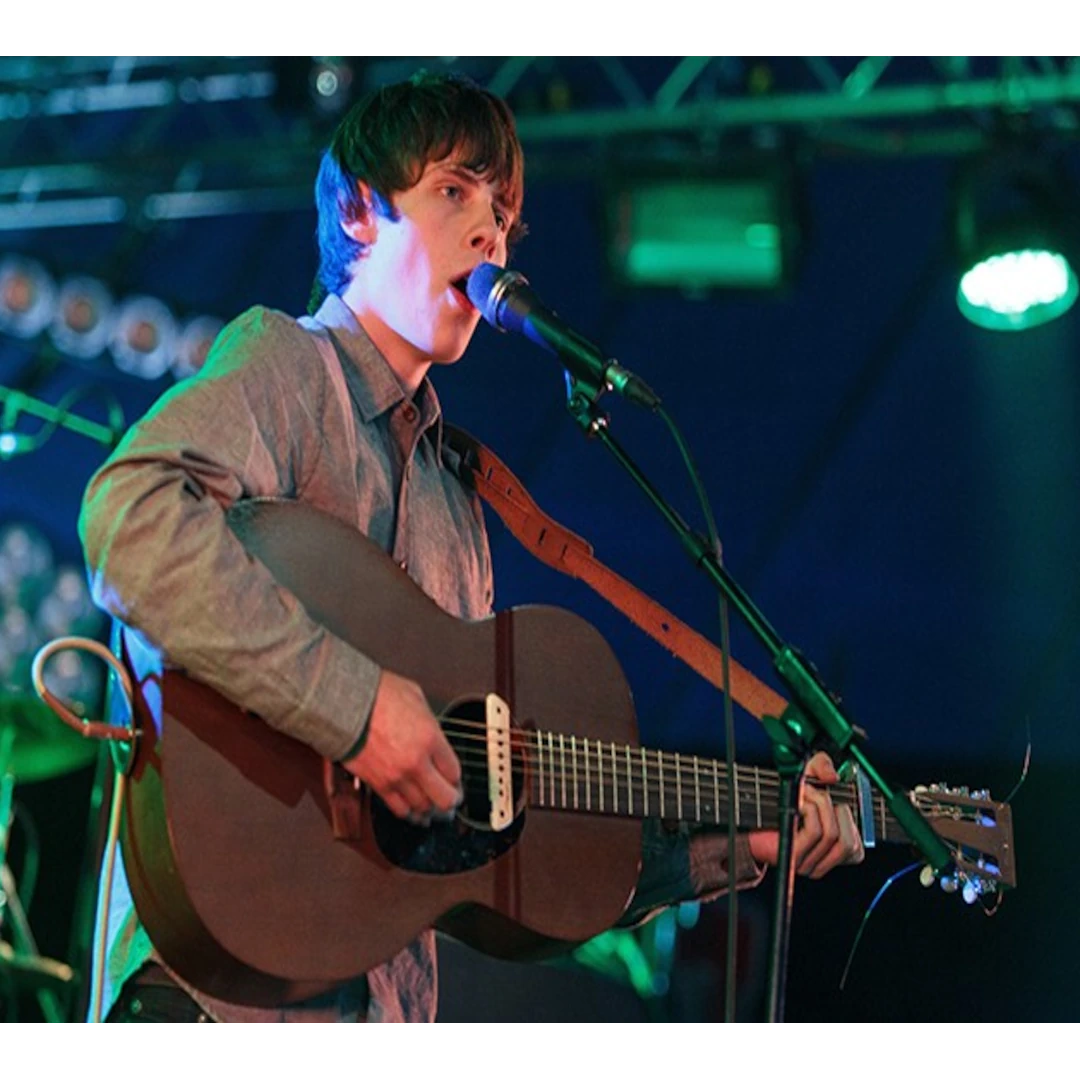 Micrófono AKG D-7. Dinámico. Micrófono de mano de estilo clásico.4. webp