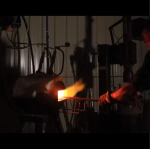 Winkler cuchillos. taller y muestras de algunos modelos de hachas y cuchillos buschcraft.2.webp