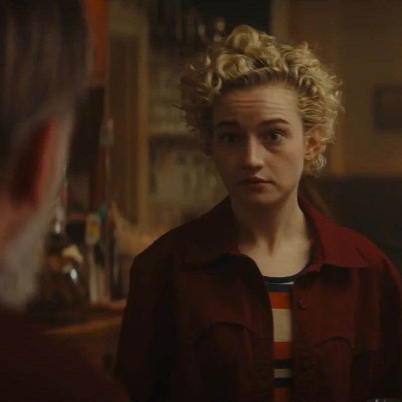   The Royal Hotel (2023) Julia Garner, Hugo Heaving, Jessica Henwick, Toby Wallace. Kitty Green.3.webp