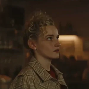   The Royal Hotel (2023) Julia Garner, Hugo Heaving, Jessica Henwick, Toby Wallace. Kitty Green.2.webp