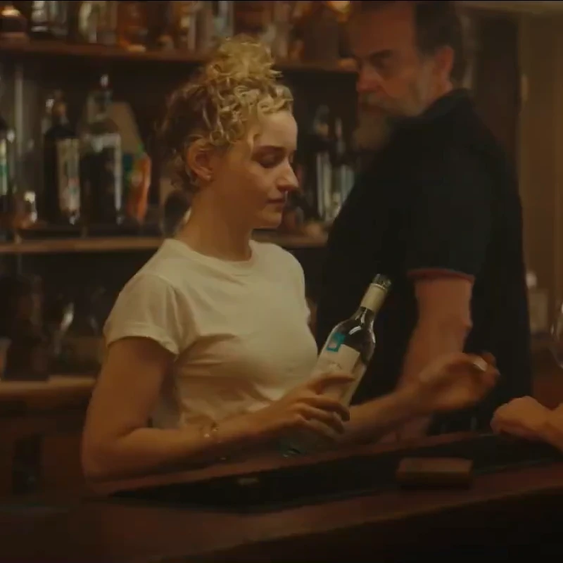   The Royal Hotel (2023) Julia Garner, Hugo Heaving, Jessica Henwick, Toby Wallace. Kitty Green.1.webp