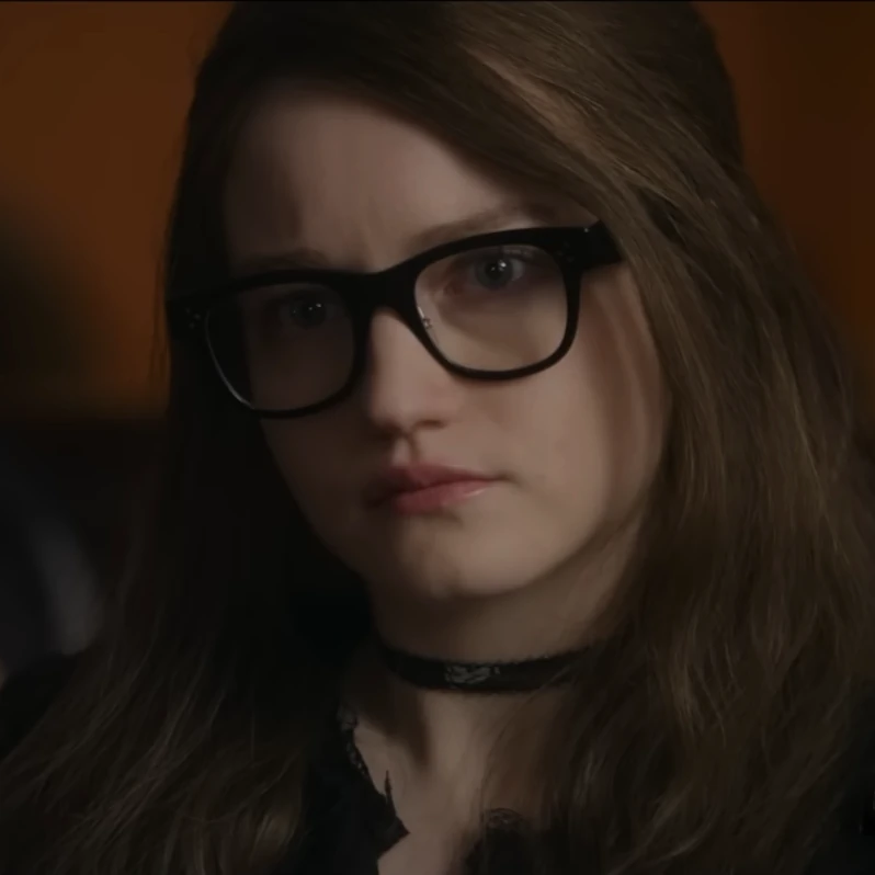  Inventing Anna (2022) Julia Garner, Anna Chlumsky, Jennifer Esposito, Laverne Cox. Shonda Rhimes.webp