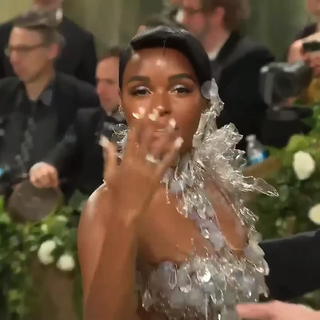 Janelle Monáe. Gala Met 2024. Vestido "diamantes de tequila" de la diseñadora Vera Wang.8.webb