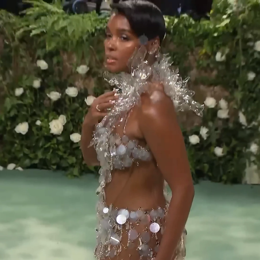 Janelle Monáe. Gala Met 2024. Vestido "diamantes de tequila" de la diseñadora Vera Wang.2.webb