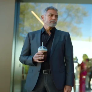  Nespresso: The Bet (2023). Julia Garner, Simone Ashley y George Clooney, corto publicitario.5.webp