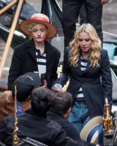 Madonna y Garner, comenzarás el rodaje de la serie sobre la carrera de la cantante, después de grabar las escenas para The Studio.webp