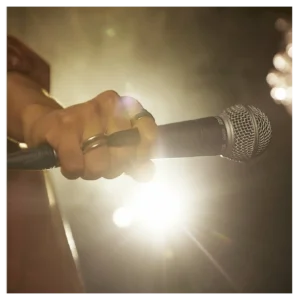 SHURE SM 58-superventas. dinámico. Usado ampliamente por cantantes famoso y presidentes de EEUU.   Rechaza ruidos del ambiente.2.webp