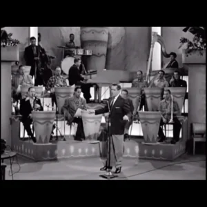 Desi Arnaz popularizó la música afrocubana, llevó la conga a los clubs de Miami y New York.1.webp