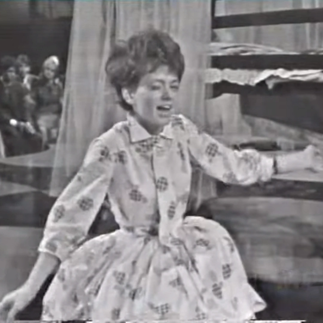 Rita Pavone La partita di pallone.8.-webp
