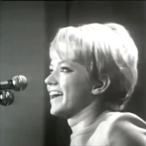 Rita Pavone Interpretó el tema 'Zucchero" en el festival de Sanremo.8. (1969)-webp