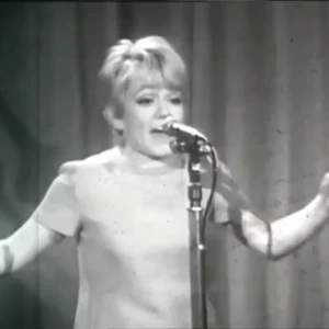 Rita Pavone Interpretó el tema 'Zucchero" en el festival de Sanremo.2. (1969)-webp