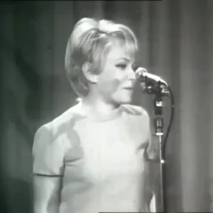 Rita Pavone Interpretó el tema 'Zucchero" en el festival de Sanremo.1. (1969)-webp