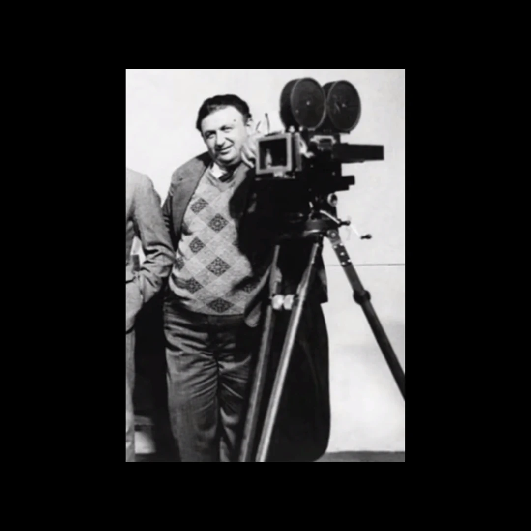 Karl Freund era un camarógrafo muy aclamado, fue la pieza indiscutible que terminoó llevó I Love Lucy a millones de hogares americanos con una calidad nunca vista.1.webp