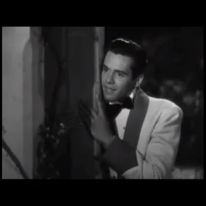 Ricky Arnaz después de hacerse famoso como músico astuó en su primera película: Too Many Girls. 1940. webp