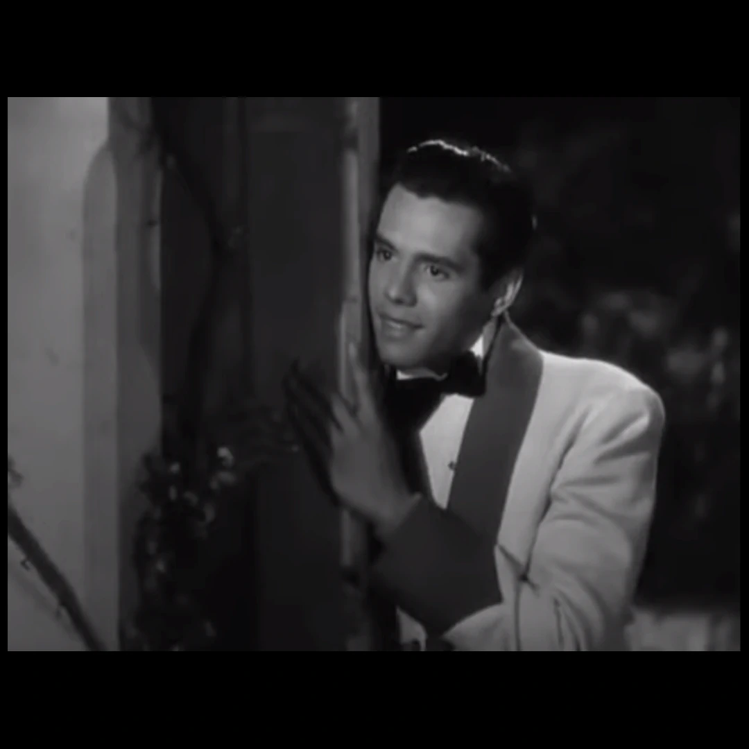 Ricky Arnaz después de hacerse famoso como músico astuó en su primera película: Too Many Girls. 1940. webp