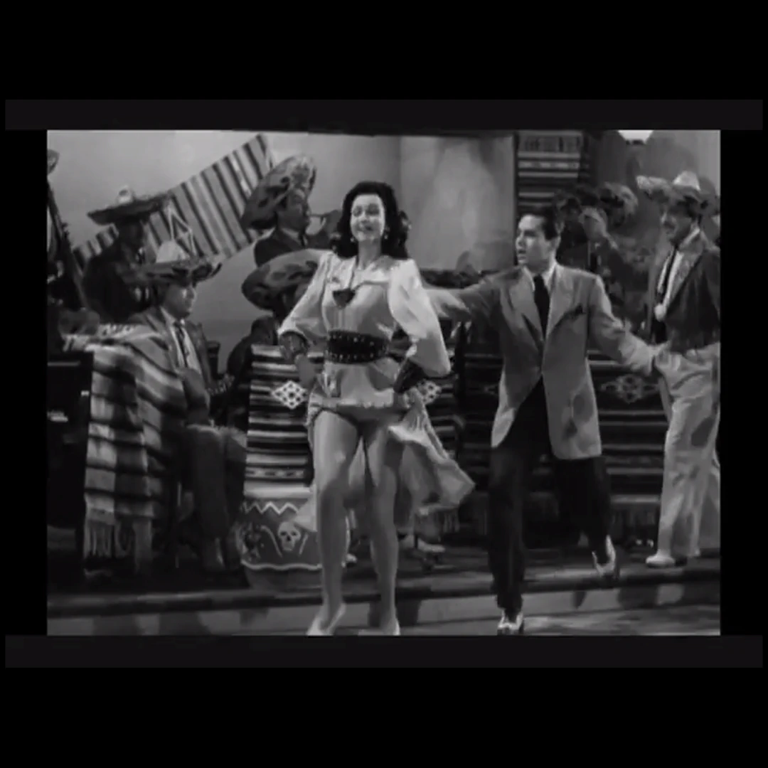 Ricky Arnaz después de hacerse famoso como músico astuó en su primera película: Too Many Girls. 1940. 1.webp